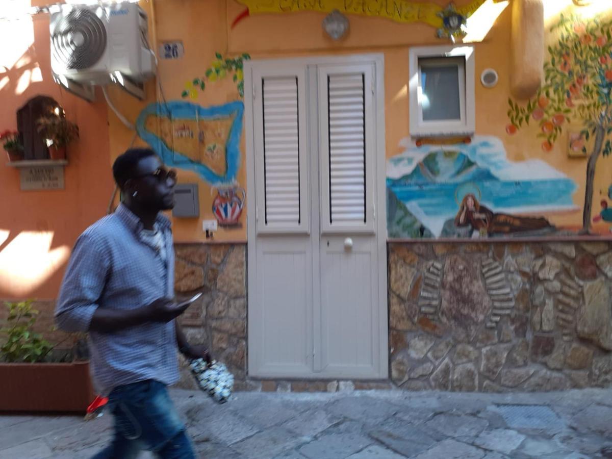Casa Vacanza Mercato Ballaro' Palermo Exterior foto